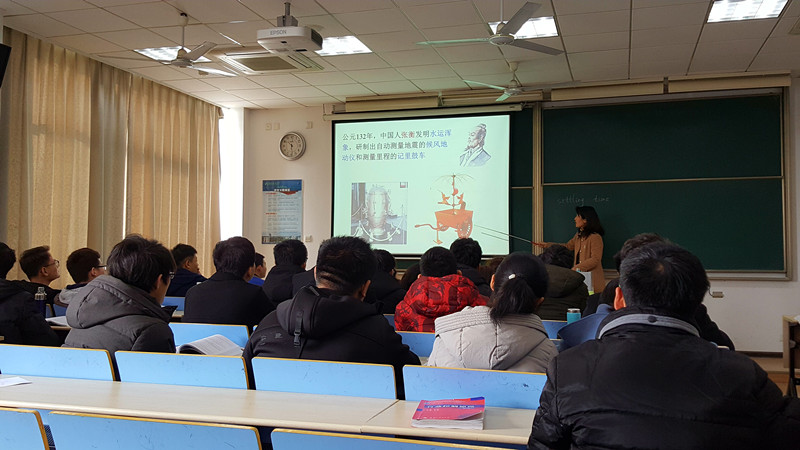 2018-2-26-新学期课堂一派生机盎然-WilliamHill中文官方网站开学查课纪实 (2)_副本.jpg